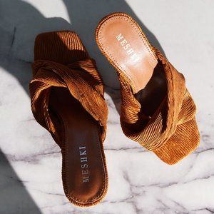 AGGIE Textured Fabric Mules - Spice